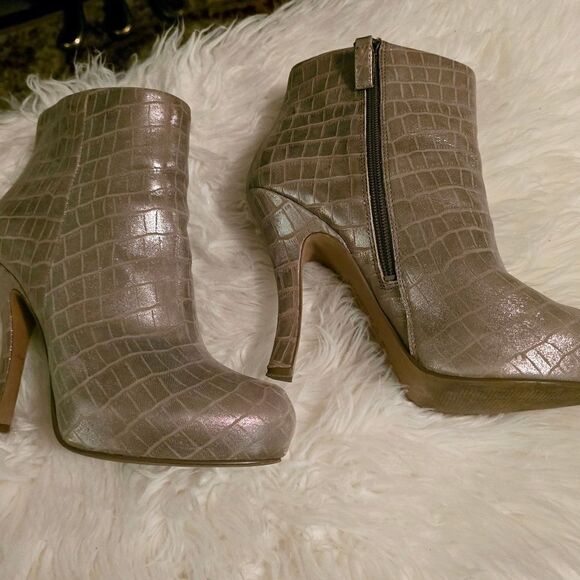 ROSE GOLD PLATFORM BOOTIES - Picture 7 of 9